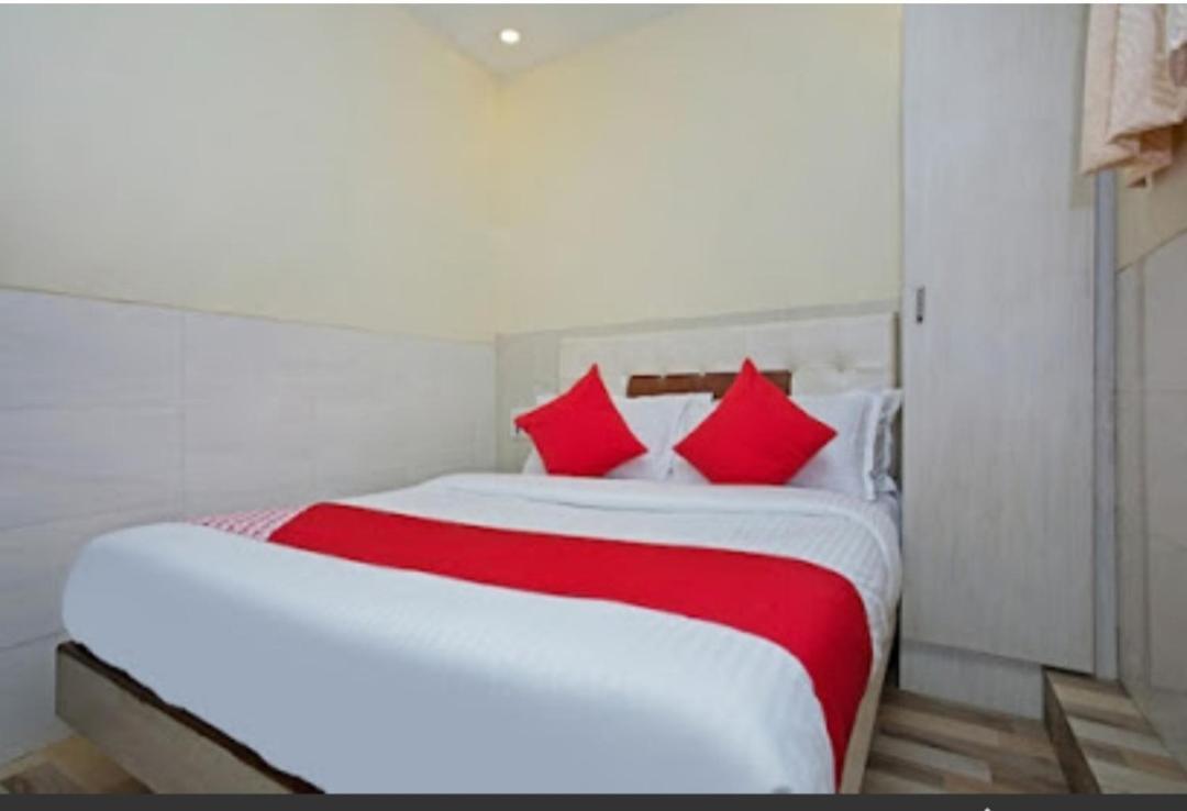 Hotel Kf Residency Mumbai Exteriör bild