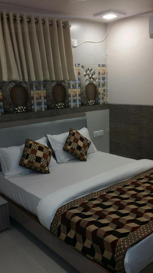 Hotel Kf Residency Mumbai Exteriör bild