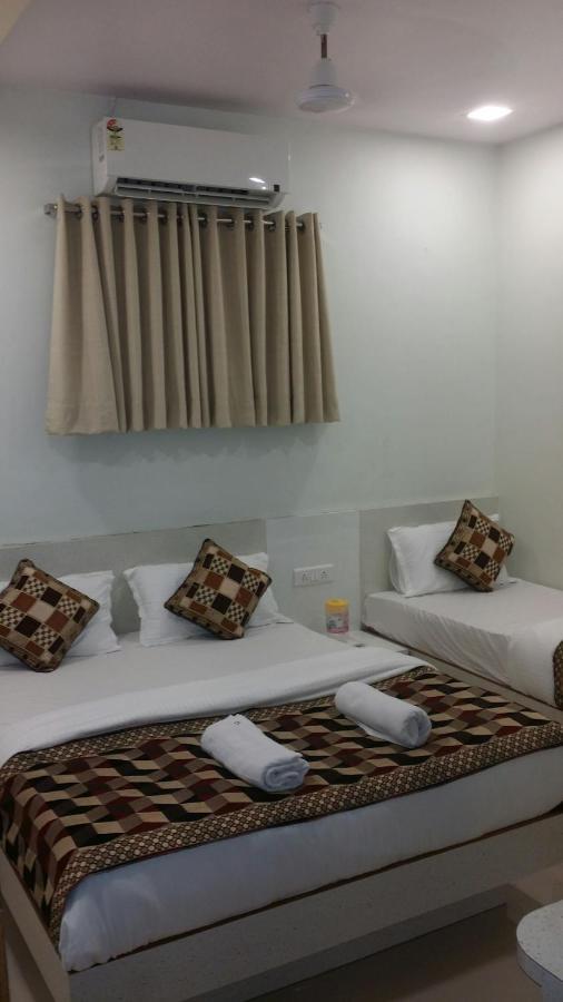 Hotel Kf Residency Mumbai Exteriör bild