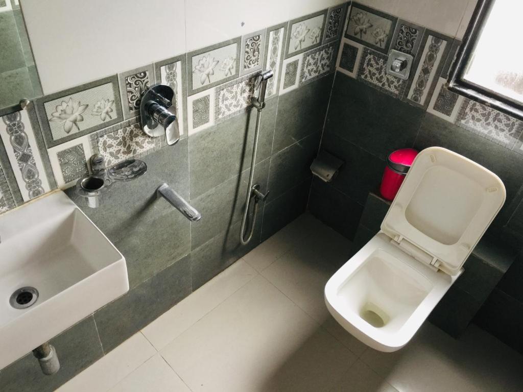 Hotel Kf Residency Mumbai Exteriör bild