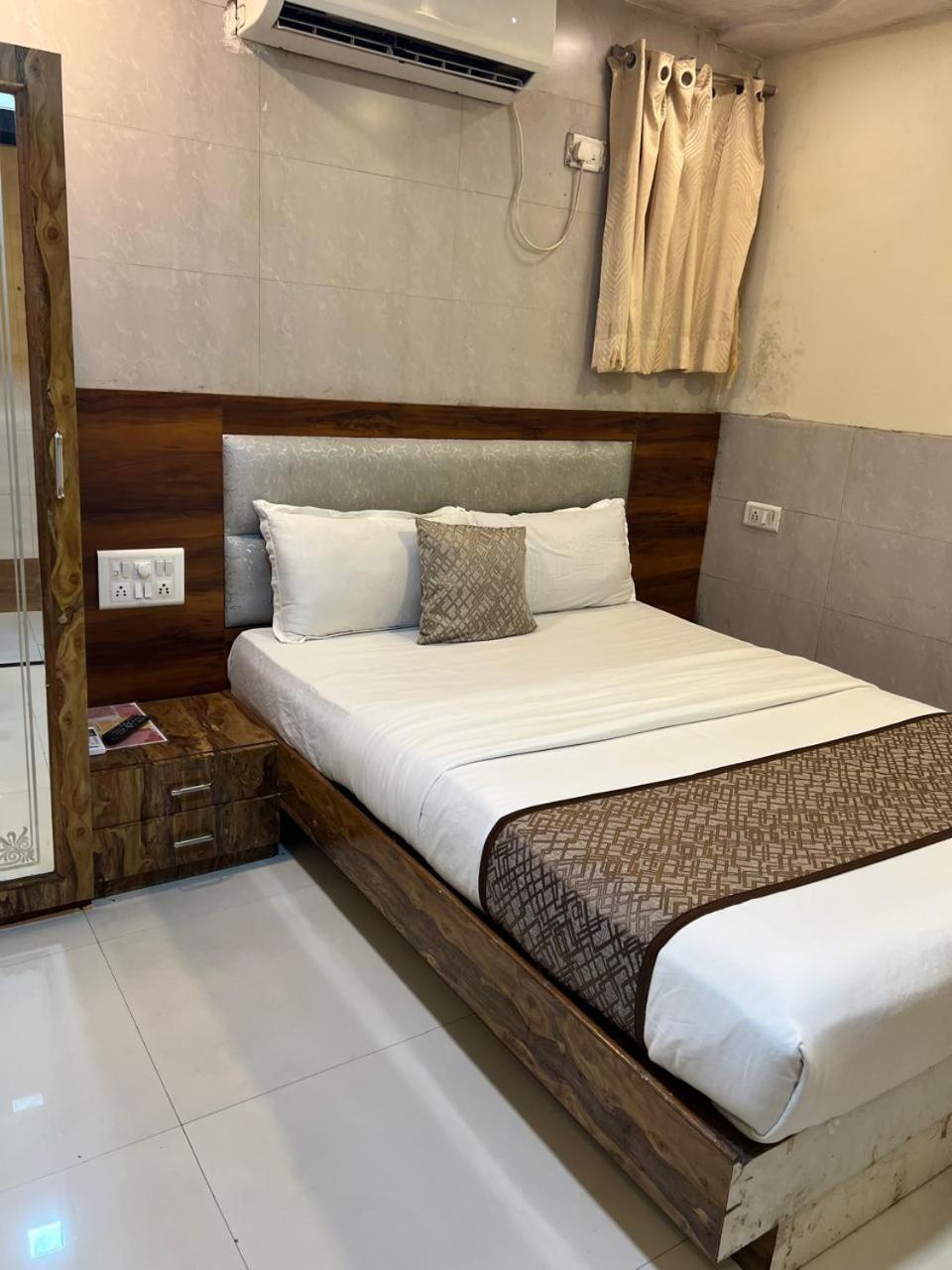 Hotel Kf Residency Mumbai Exteriör bild